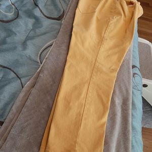 Mustard yellow skinny jeans